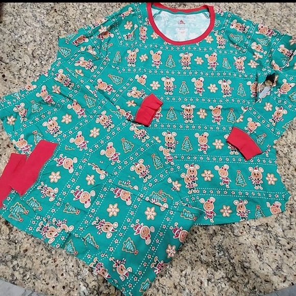 Disney Mickey & Minnie Gingerbread Green and Red Women's Pajama Set - Picture 5 of 6